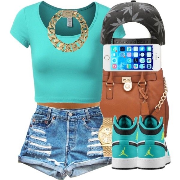 Meet your Posher, Hannah - Picture 6 of 16